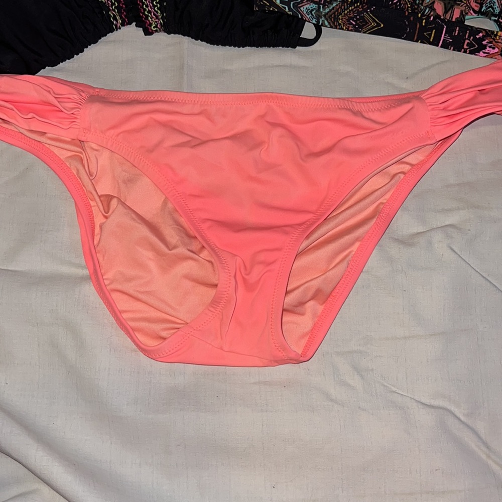 Bikini bundle 👙 - Picture 2 of 7